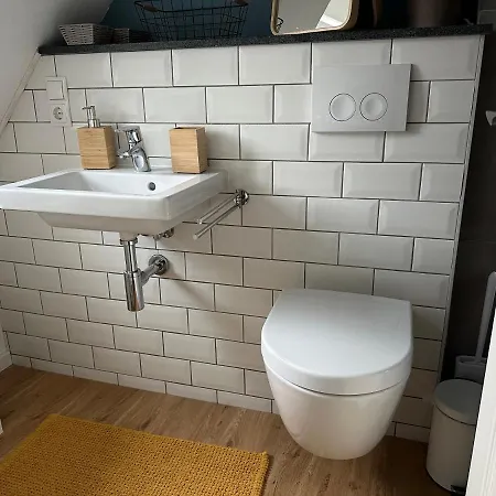 Stilvolles Gaestezimmer Mit Bad In Mechernich-zentrum