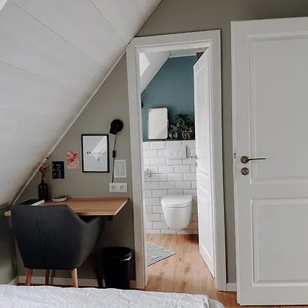 Stilvolles Gaestezimmer Mit Bad In Mechernich-zentrum