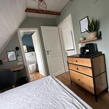 Habitación en casa particular Stilvolles Gaestezimmer Mit Bad In Mechernich-zentrum *