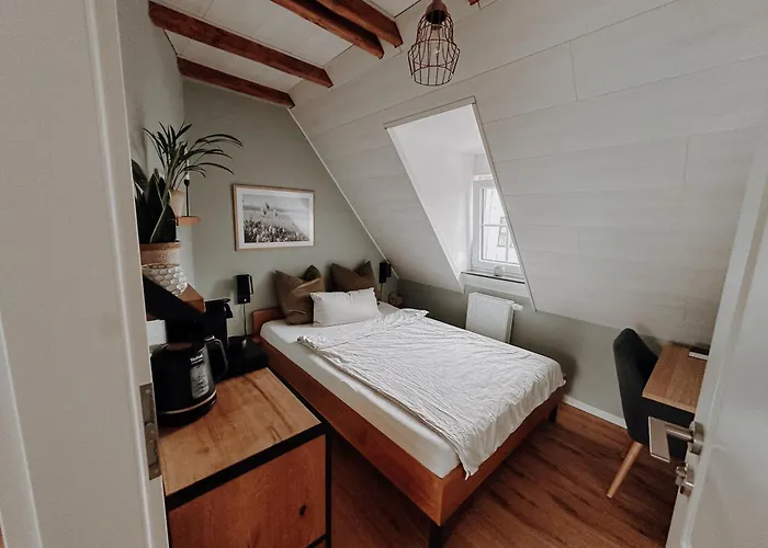 Stilvolles Gaestezimmer Mit Bad In Mechernich-zentrum * Mechernich